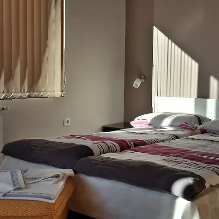 Konukevi Kyurkchievi 3*